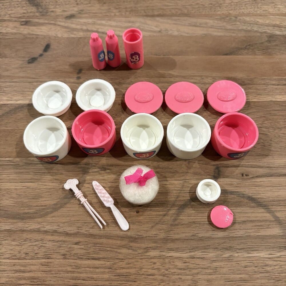 VTG Barbie BATH SHOWER VANITY Accessories Powder Puff